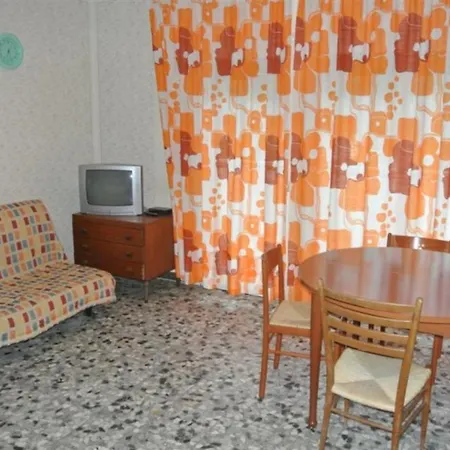 Ideal Getaway Flat For Six With Parking Apartment *