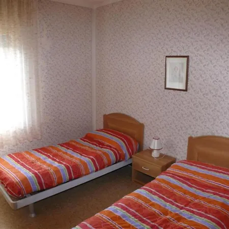 Ideal Getaway Flat For Six With Parking Apartment