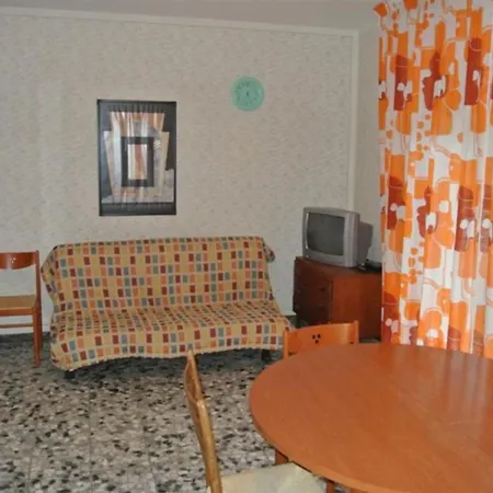 Ideal Getaway Flat For Six With Parking Bibione