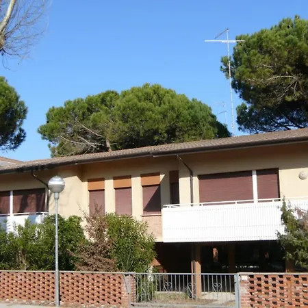 Apartment Ideal Getaway Flat For Six With Parking Bibione
