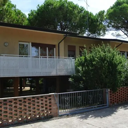 Ideal Getaway Flat For Six With Parking Apartment *